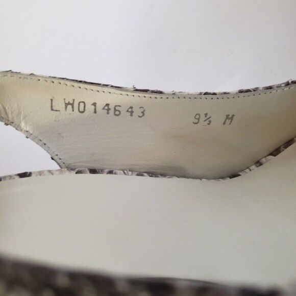 Stuart Weitzman Wedges Snake Skin Print Size 9.5 M - Picture 10 of 11